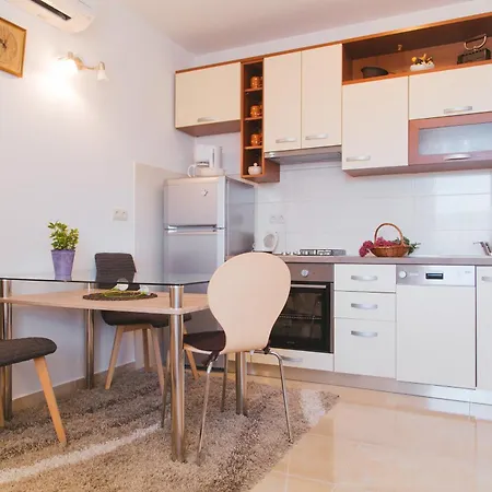 Apartman With Parking Space Seget Vranjica, Trogir - 23461 *